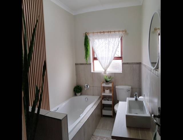 3 BEDROOM FREESTANDING FOR SALE IN STRELITZIA PARK